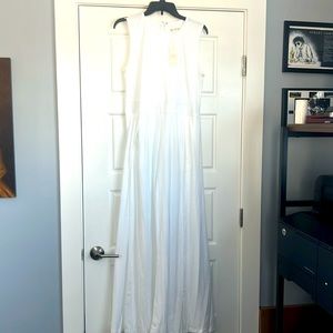 White flowing pant suit dress xl